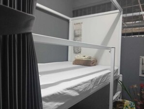 Free WiFi, bed sheets - Butlers WDH (Bangkok)