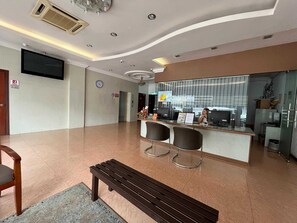 Reception - Hotel O Atari Inn (Tawau)