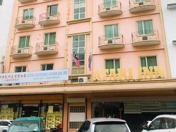 Front of property - Hotel O Atari Inn (Tawau)