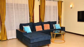 Executive Apartment, 2 Bedrooms, Patio | Living area