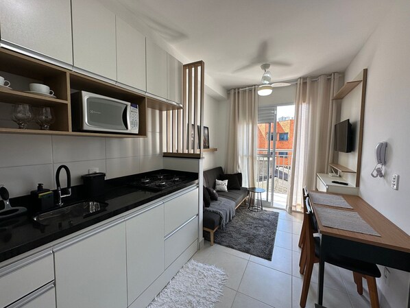 Family Apartment | Private kitchen | Full-size fridge, microwave, stovetop, cookware/dishes/utensils