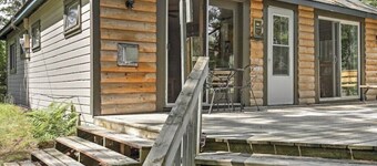 Secluded cabin on Grindstone Lake w/ private boat landing