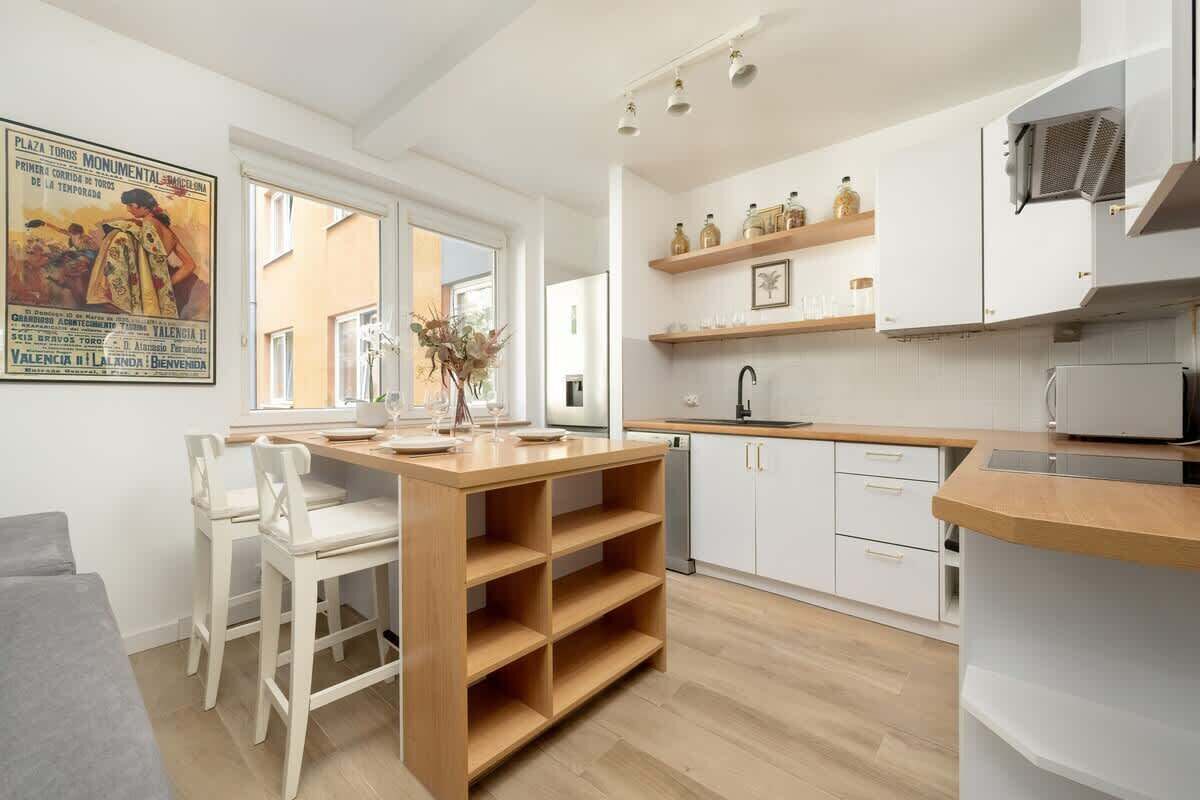Køleskab, mikrobølgeovn, ovn, kogeplade