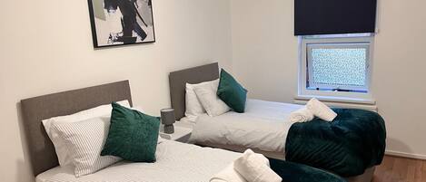 3 chambres, fer et planche à repasser, Wi-Fi gratuit, draps fournis