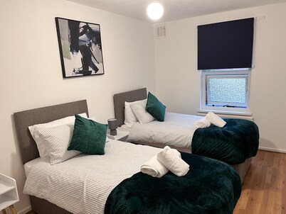Hive Stays Close to Abbeywood Free Parking Wifi