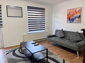 Living area - Hive Stays Close to Abbeywood Free Parking Wifi (Erith)
