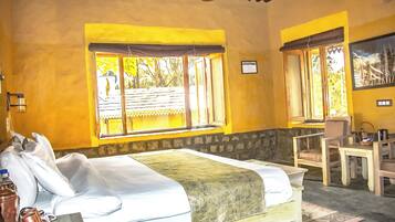 Kahden hengen standard-huone, jokinäköala | Pimennysverhot, äänieristys, silitysrauta/-lauta, ilmainen Wi-Fi