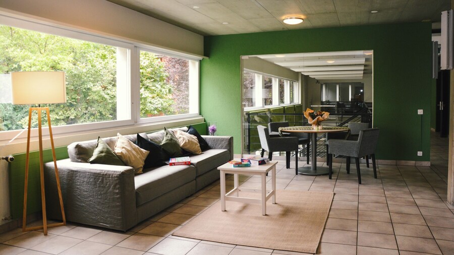 Alaïa Hostel