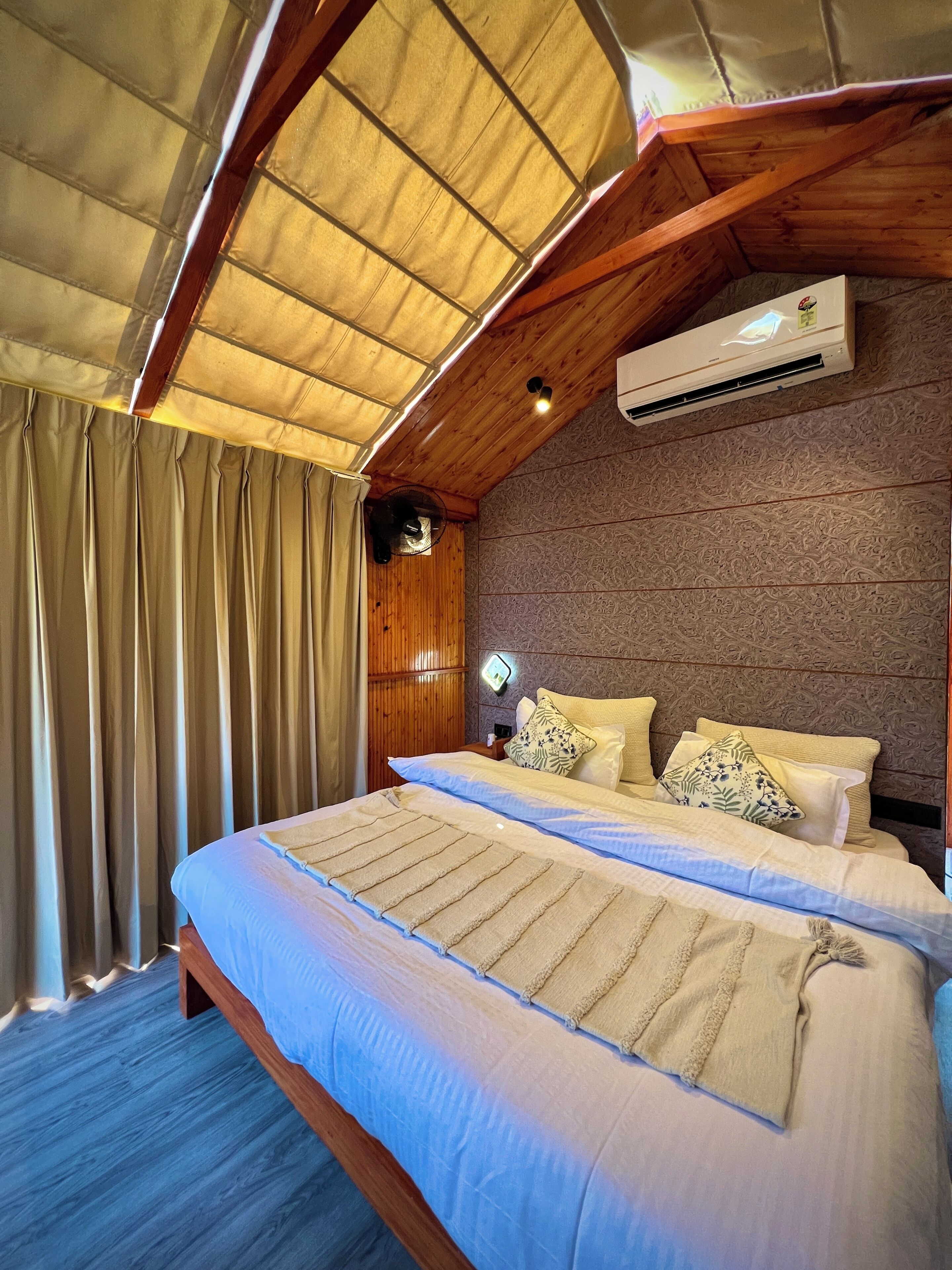 Luxury-Ferienhütte, Bergblick | 1 Schlafzimmer, Bettwäsche aus ägyptischer Baumwolle