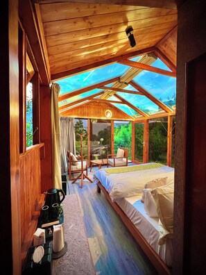 Luxe huisje, uitzicht op bergen | 1 slaapkamer, lakens van Egyptisch katoen, luxe beddengoed, een bureau