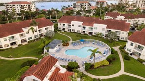 A heated pool - Isla Del Sol Rentals St Petersburg (St. Petersburg)