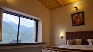 Dobbeltrom, balkong, fjellutsikt