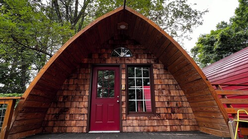 Comfortable cabin in the mountains of North Carolina, located near TIEC.