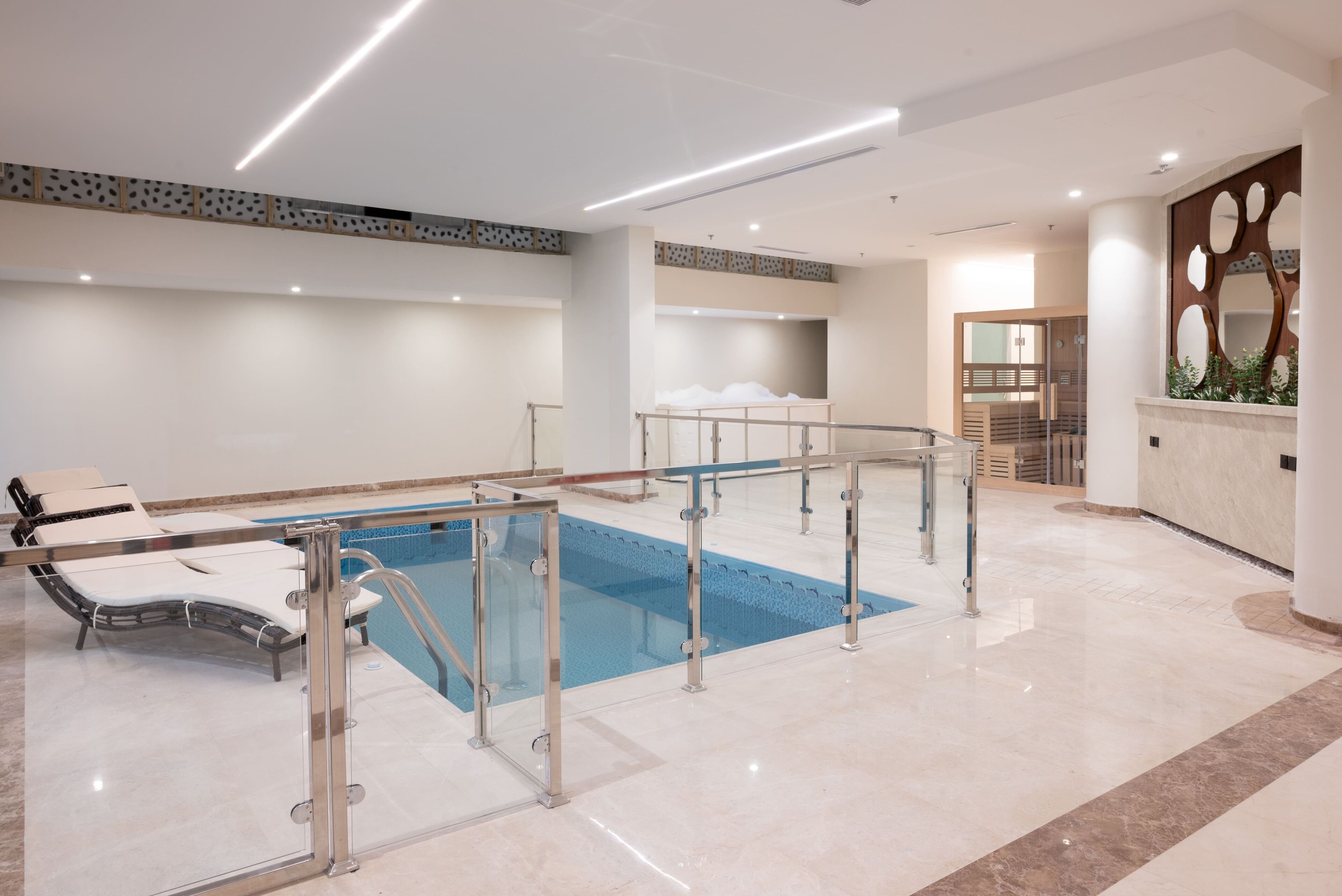 桑拿、热水浴缸、湿蒸房