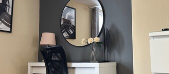 Llanidloes - Sleeps 7 - Parking - Pet Friendly