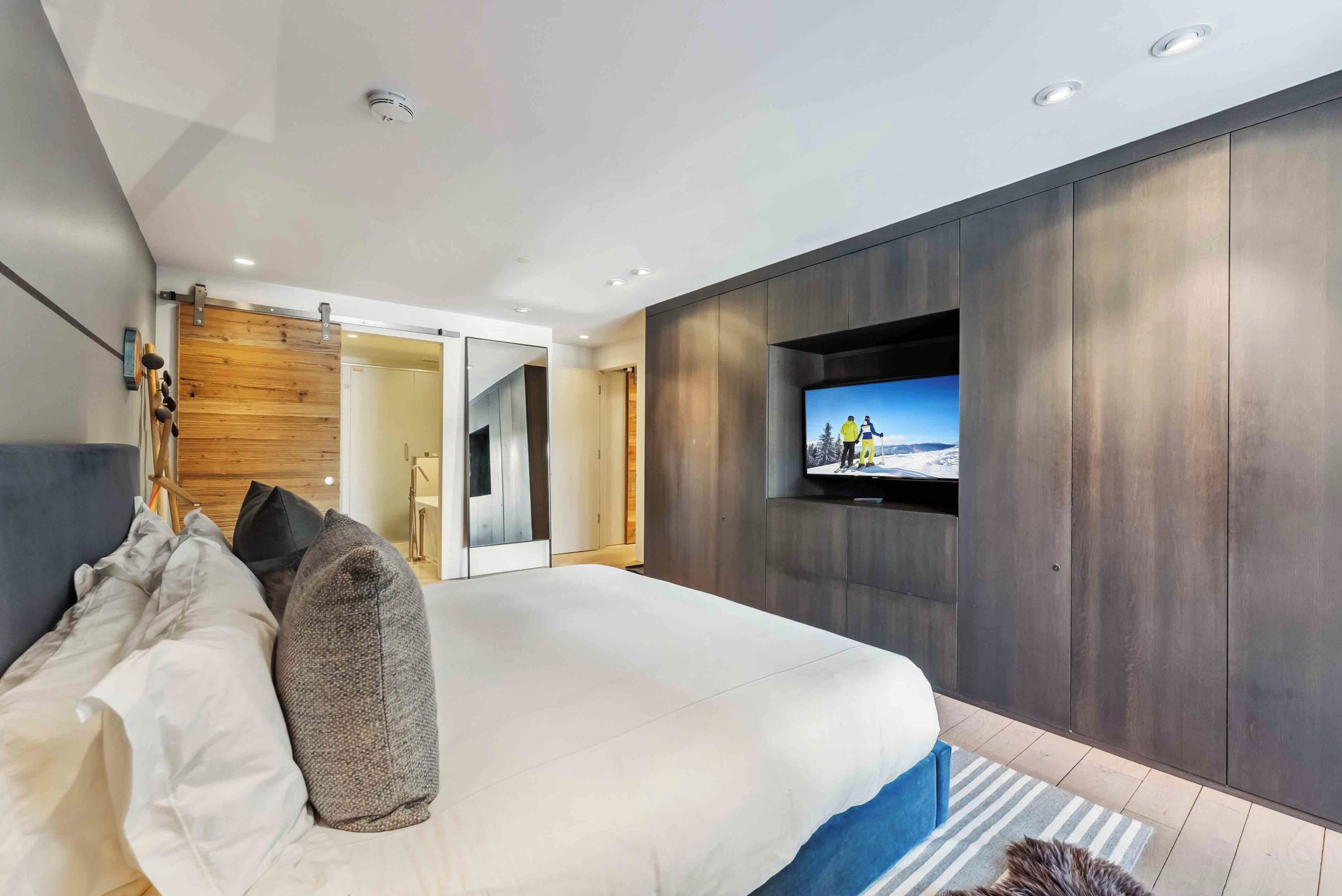 3 habitaciones, tabla de planchar con plancha y wifi gratis 