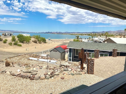 Paradise Island, Lakefront, free boat launch and boat/trailer parking 