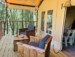 Outdoor dining - Lodge Sappara (Olivese)