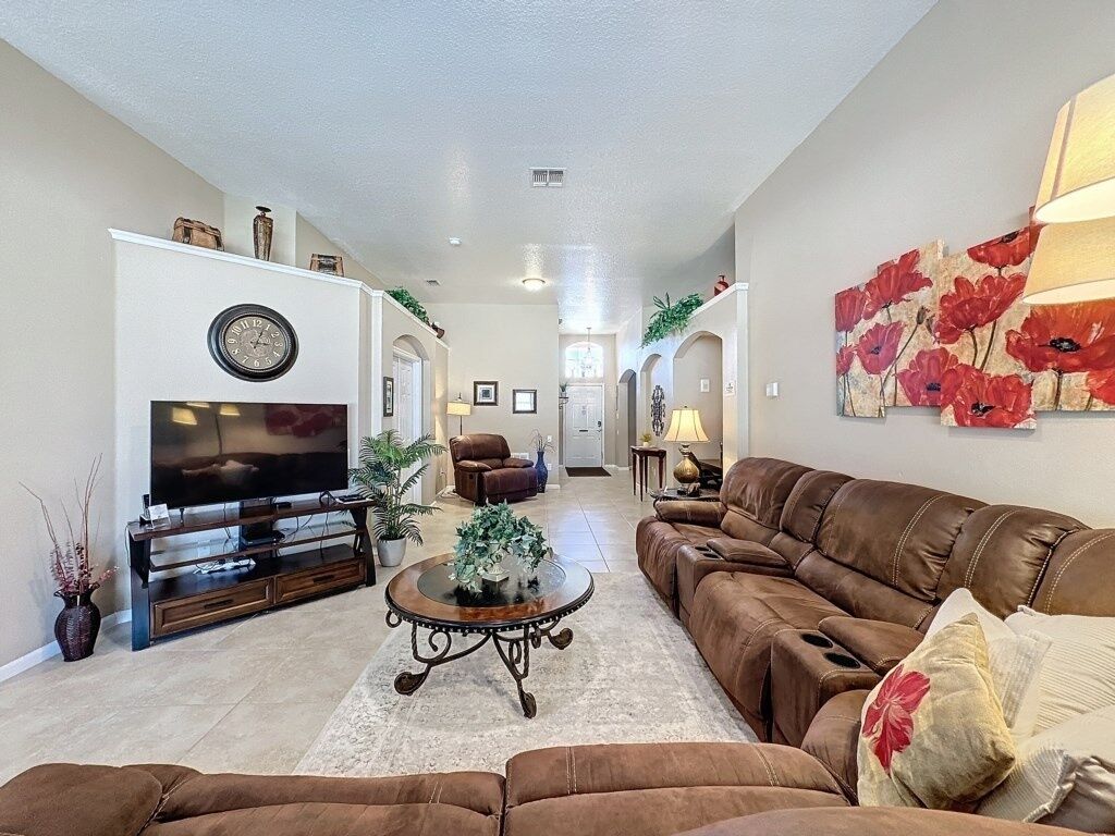 Villa, 4 Bedrooms | Living area