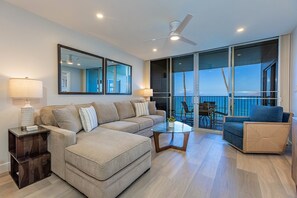 Living area - Royal Mauian 310 2 Bedroom Condo (Kihei)