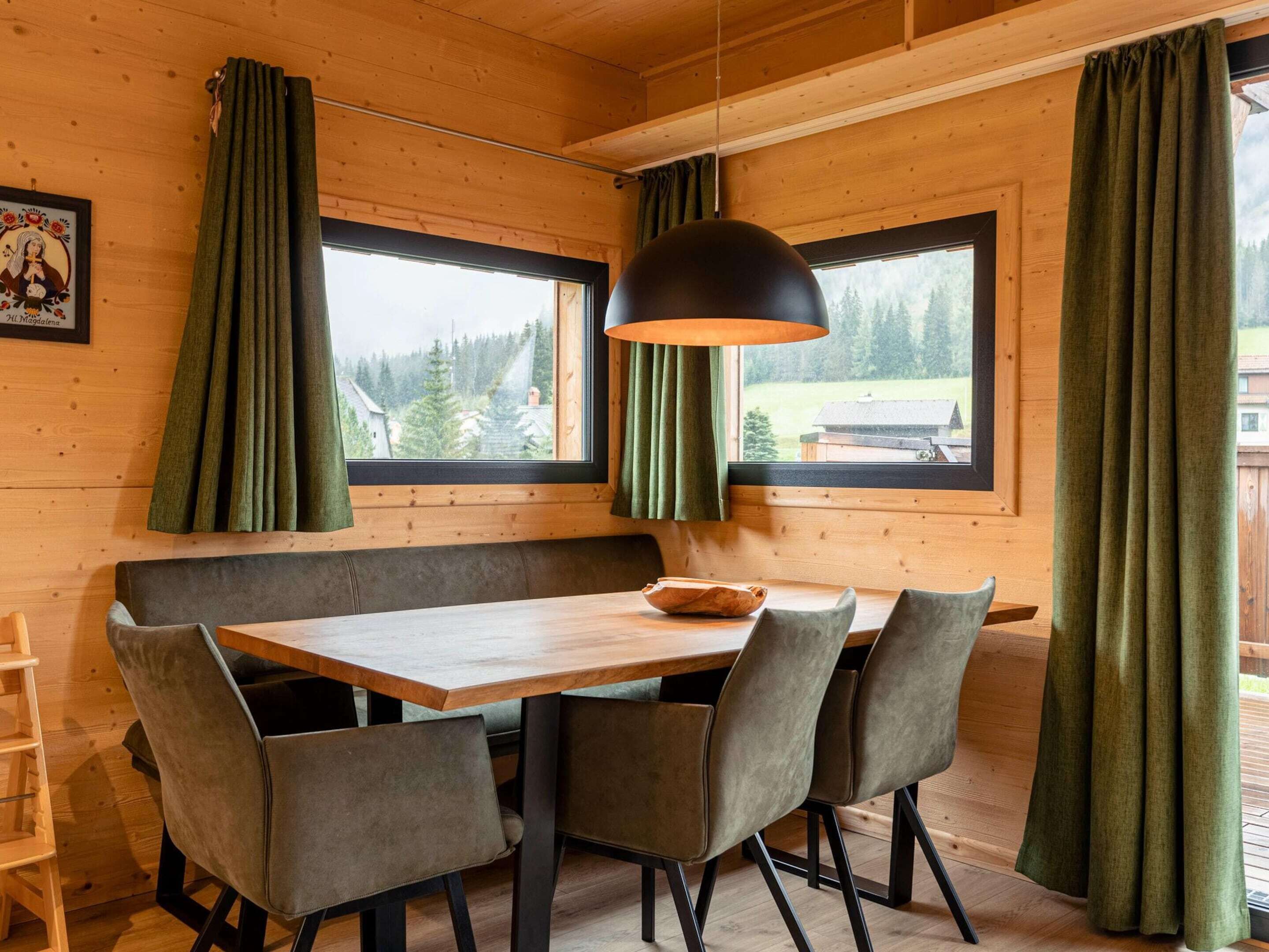Chalet | Dining