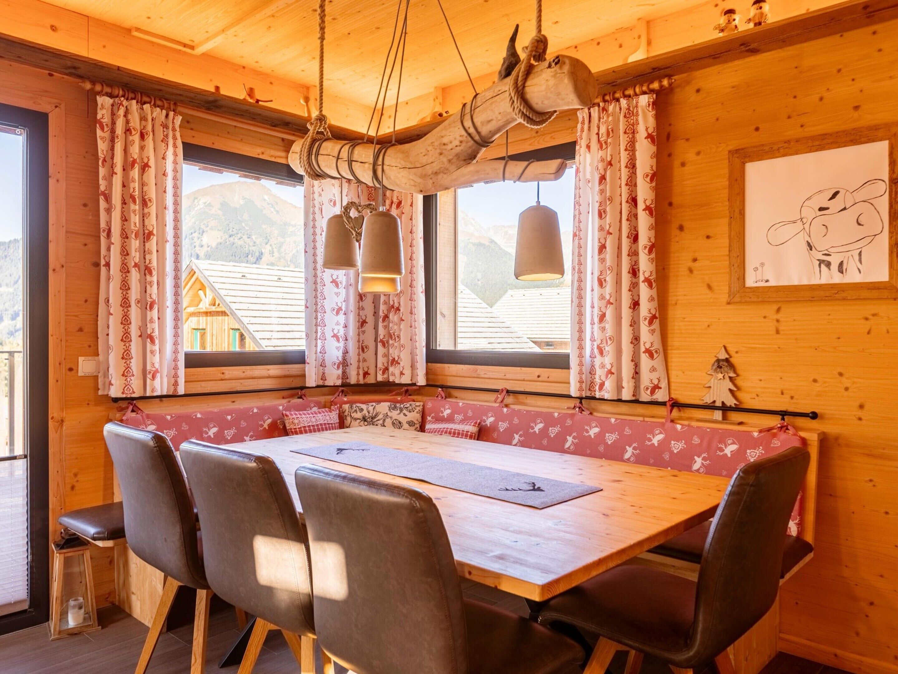 Chalet | Dining