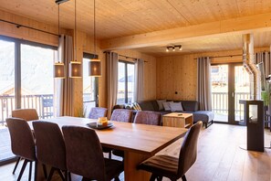 Chalet | Dining - Chalet in Hohentauern Near Ski Slopes (Hohentauern)
