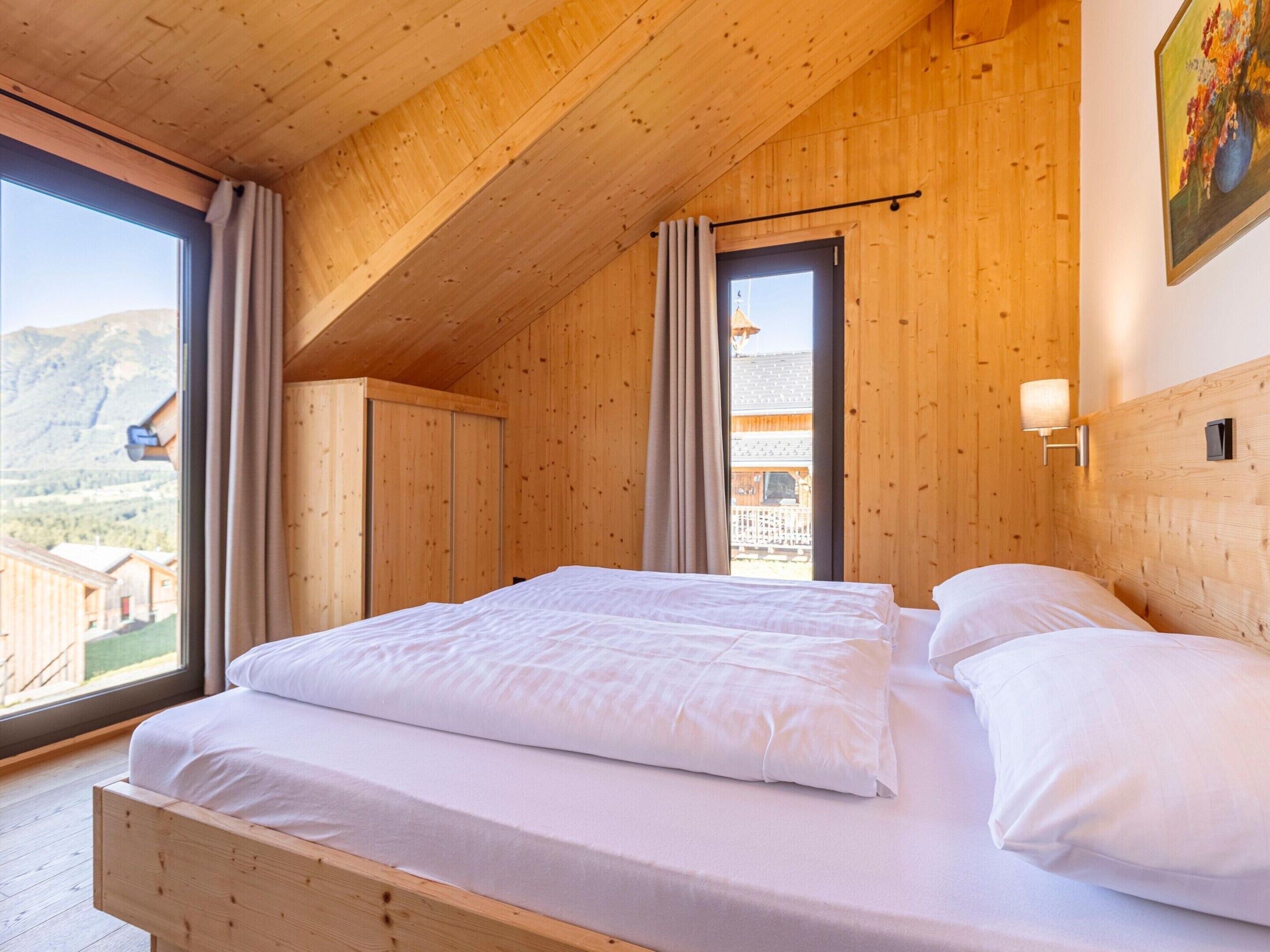 Chalet | 4 bedrooms, individually furnished, bed sheets
