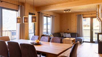 Chalet | Dining