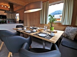 Chalet | Dining