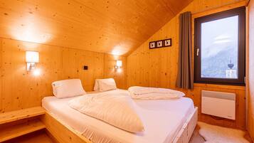 4 bedrooms, individually furnished