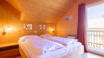 Chalet | 4 bedrooms, individually furnished, bed sheets
