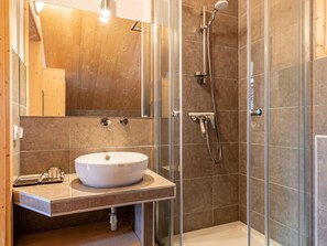 Chalet | Kylpyhuone