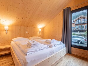 Chalet | 3 bedrooms, individually furnished, bed sheets - Beautiful Chalet Near Ski-lift (Hohentauern)