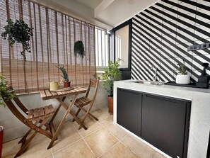 Double Room, 1 King Bed, Non Smoking, Private Bathroom | Terrace/patio