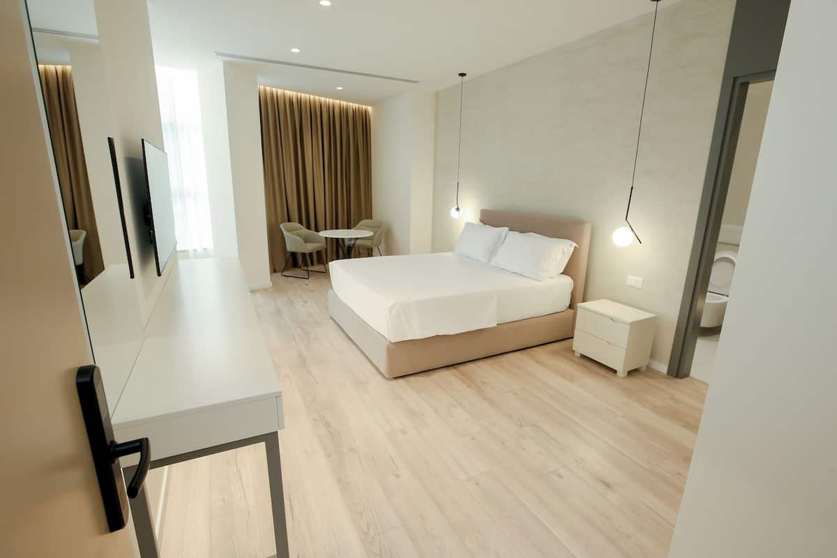 Luxury Double Room | 2 bedrooms, premium bedding, down comforters, memory foam beds
