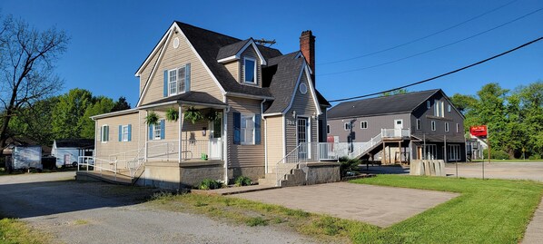 Exterior - Charming 1-bedroom house in enjoyable Bardstown with AC, WiFi (Bardstown)