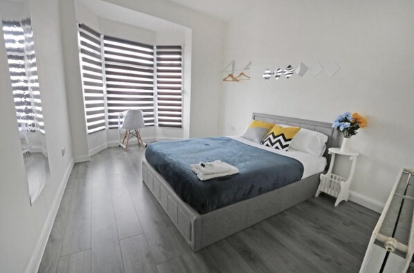 4 bedrooms, iron/ironing board, free WiFi, bed sheets - Comfortable Norton Road (Stockton-on-Tees)