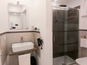 Shower, hair dryer, bidet, towels - Murriali Apartment New and comfortable only 300 Mt from the Cathedral of Monreale (Monreale)