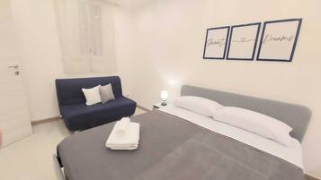 1 bedroom, WiFi, bed sheets