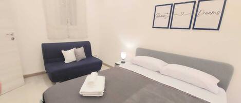 1 camera, Wi-Fi, lenzuola