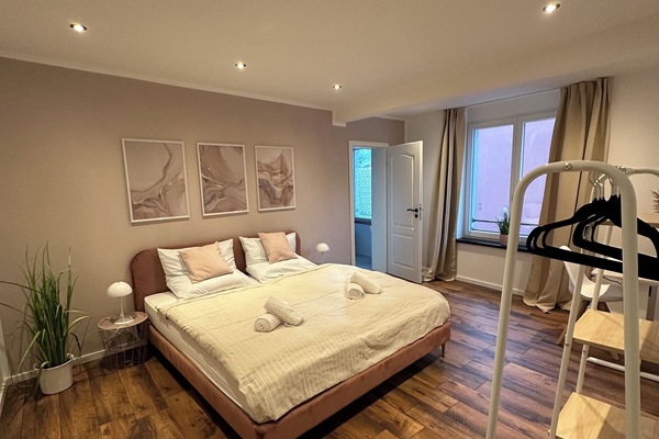 2 Schlafzimmer, Schreibtisch, Bügeleisen/Bügelbrett, kostenloses WLAN