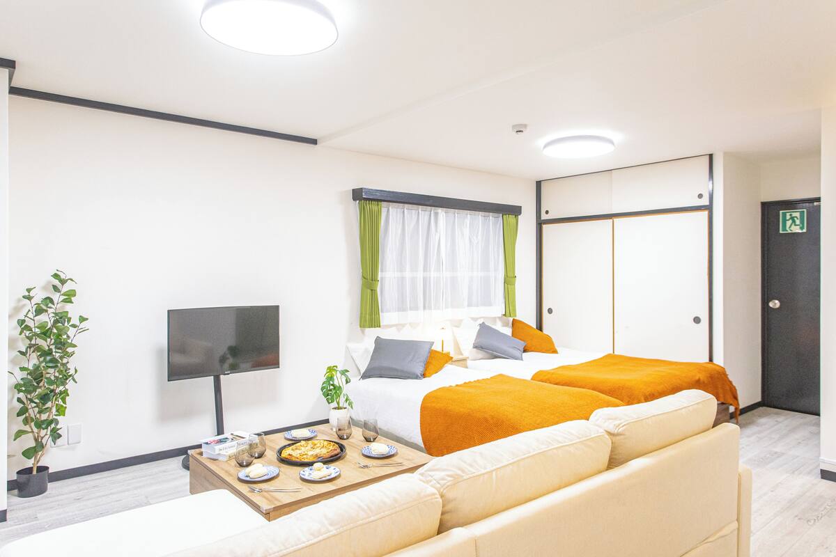B (4-person Accomodation), Non Smoking (701) | Living area