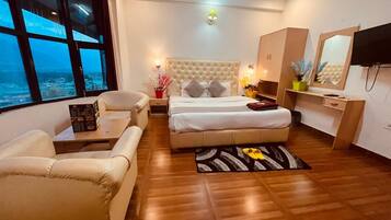 Deluxe Room, Mountain View | Free WiFi, bed sheets