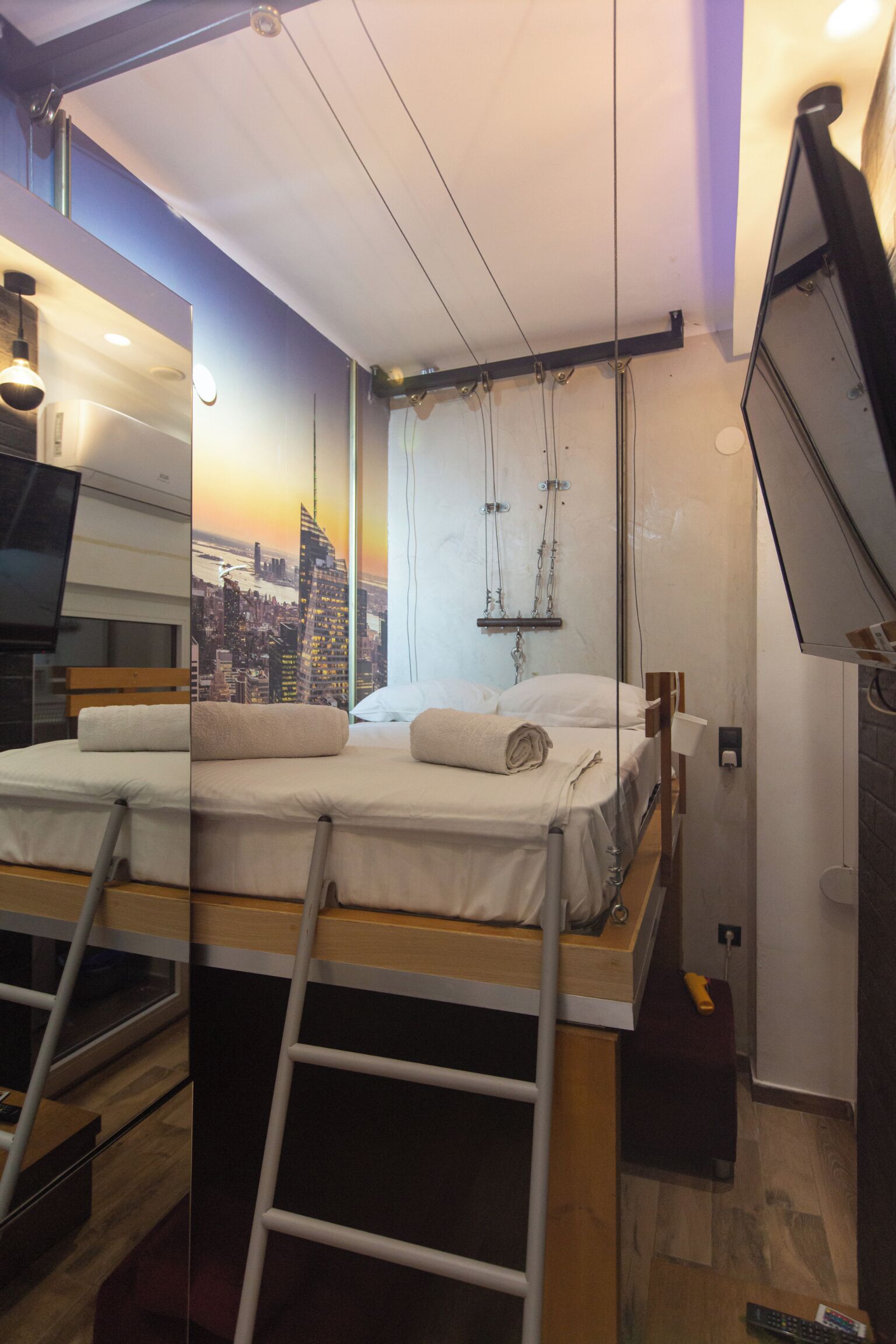 Iron/ironing board, free WiFi