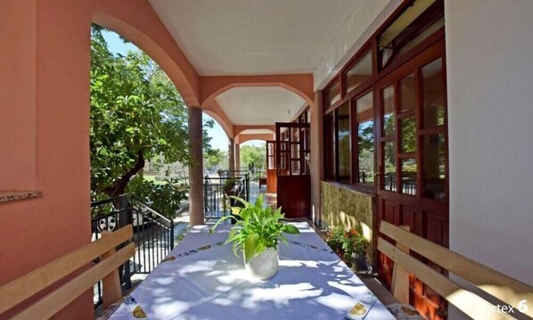 Studio (Studio Apartment A2+1) | Terrasse/Patio