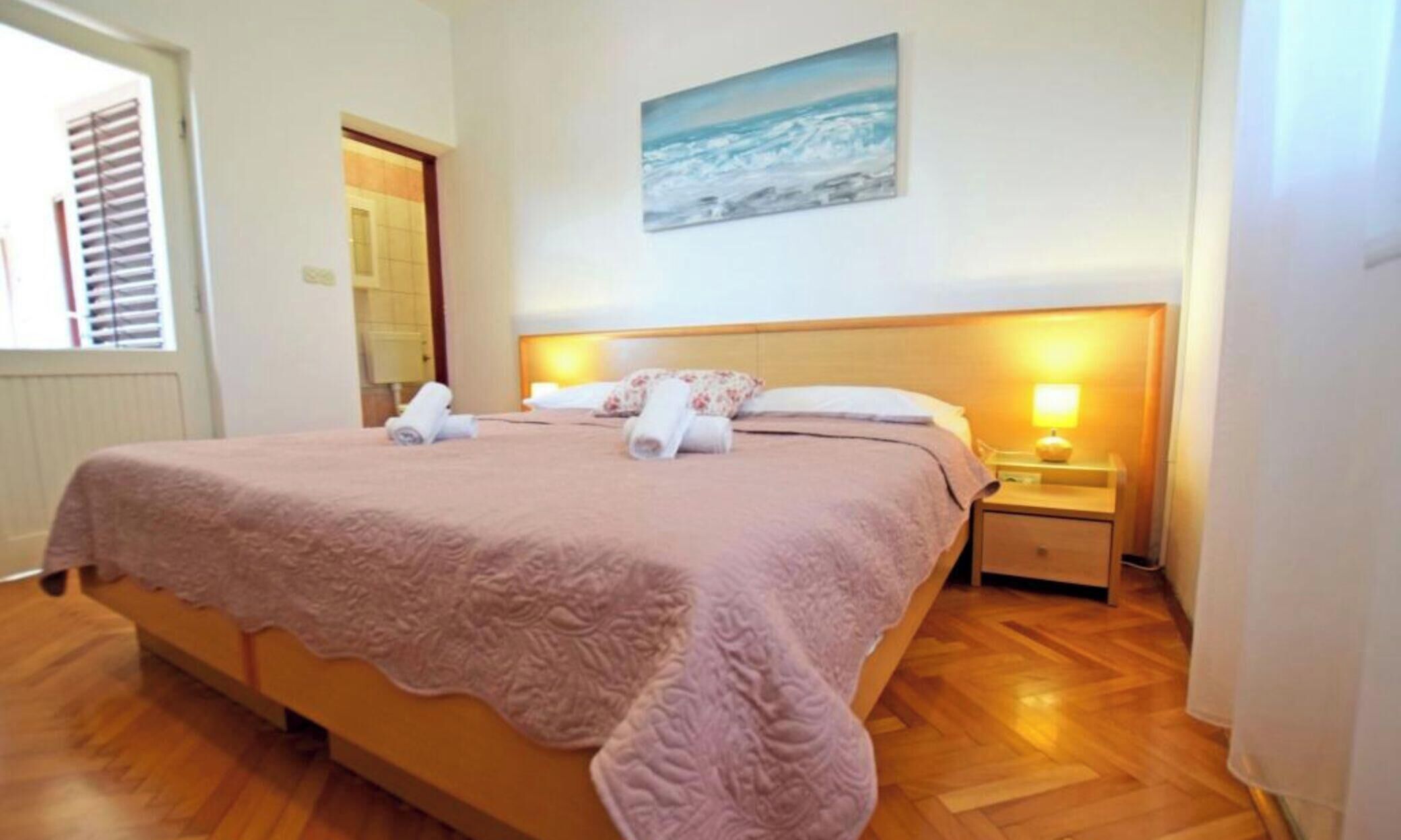 Apartment (Double Room with Balcony) | 11 bedrooms, free WiFi