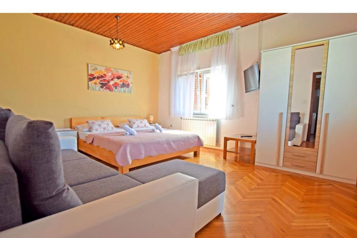 Huoneisto (One Bedroom Apartment A2+2) | 11 makuuhuonetta, ilmainen Wi-Fi