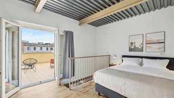 Two-Bedroom Apartment with Terrace | 1 bedroom, individually decorated, individually furnished, desk