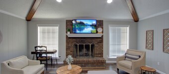 Skyline - King Bed - Garage